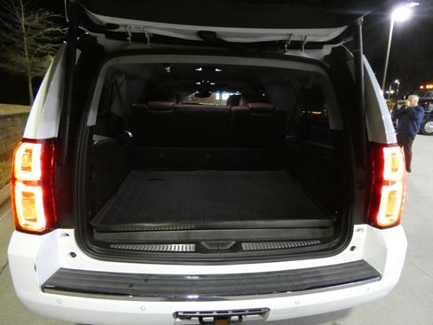 Used 2019 Chevrolet Suburban Premier w/ Premier Plus Edition image 8