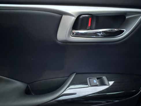 Used 2019 Toyota Mirai image 13