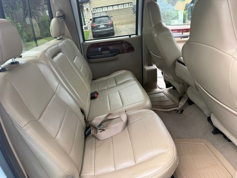 Used 2007 Ford F350 Lariat AWD/4WD image 6