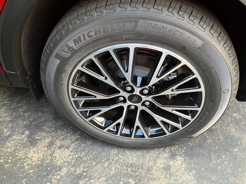 Used 2025 Ford Escape SE w/ PHEV Premium Package image 5