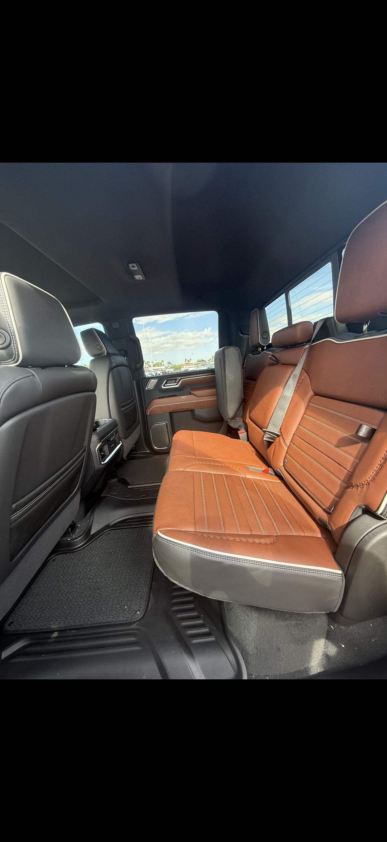 Used 2026 GMC Sierra 2500 Denali Ultimate w/ Max Trailering Package AWD/4WD image 9