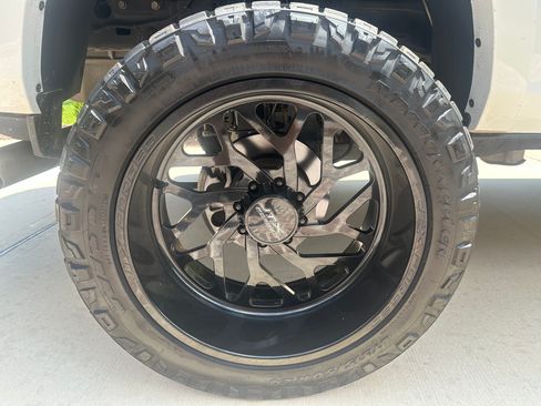 Used 2024 RAM 2500 Limited AWD/4WD image 9