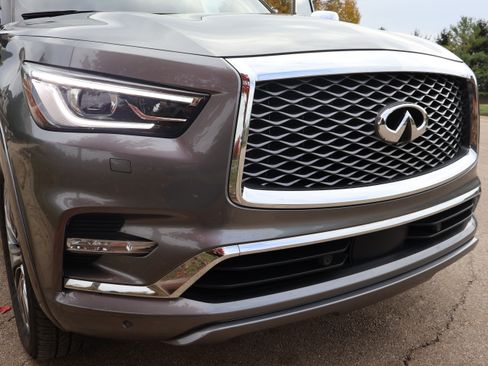 Used 2021 INFINITI QX80 Sensory w/ All-Season Package image 10
