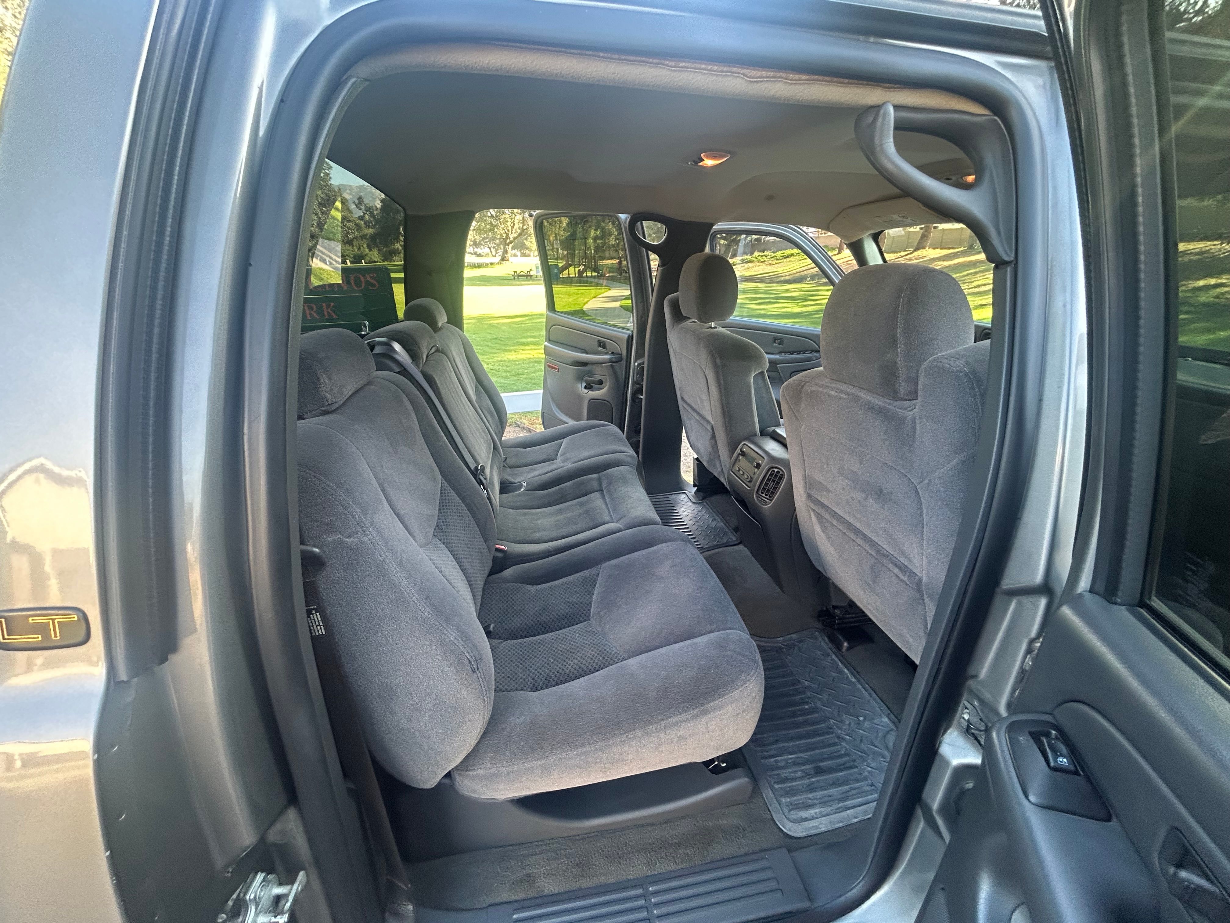 Used 2006 Chevrolet Silverado 2500 LT RWD image 2