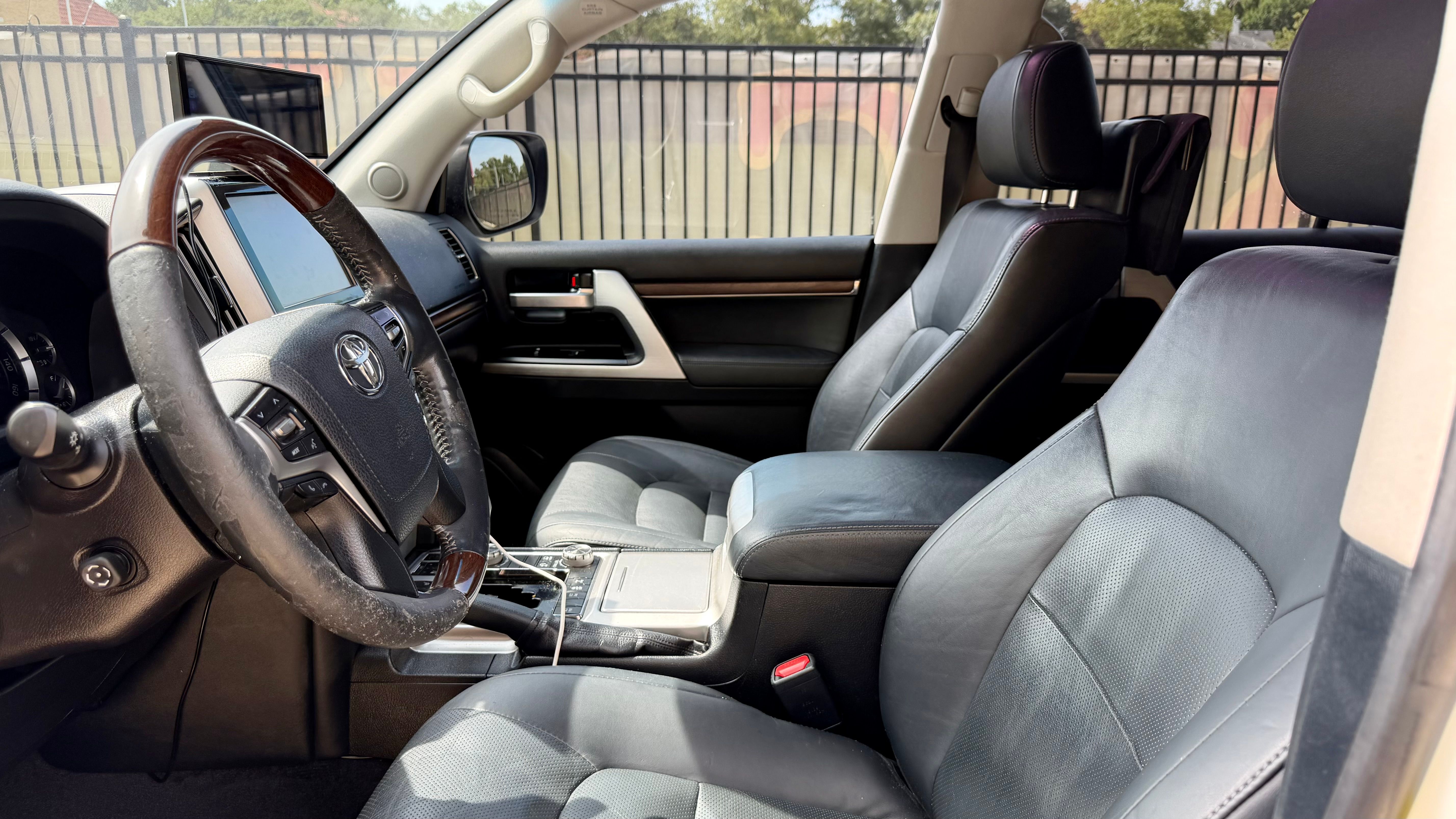 Used 2016 Toyota Land Cruiser AWD/4WD image 17