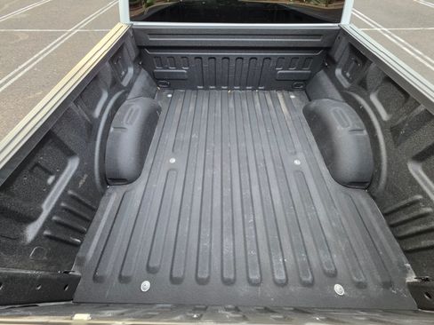 Used 2018 Ford F150 XL w/ Equipment Group 101A Mid AWD/4WD image 9