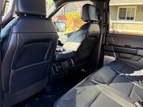 Used 2025 Ford F150 Raptor image 9