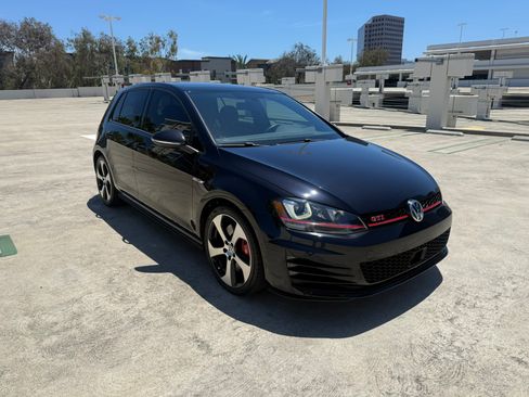Used 2017 Volkswagen GTI Autobahn FWD image 9