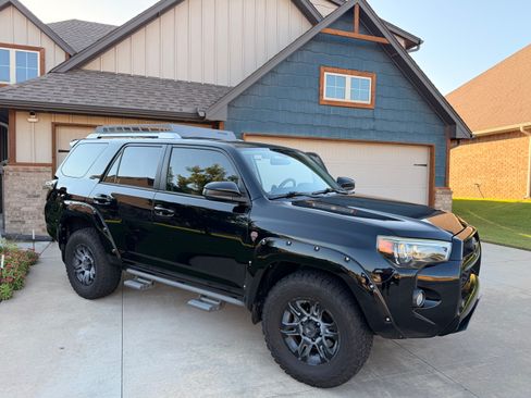 Used 2016 Toyota 4Runner Trail Premium AWD/4WD image 24