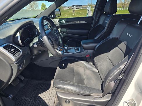 Used 2015 Jeep Grand Cherokee SRT w/ Luxury Group II AWD/4WD image 13