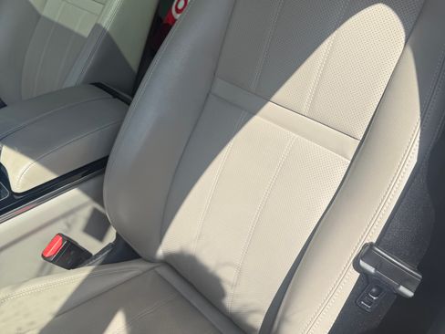 Used 2021 Land Rover Range Rover Velar S image 9