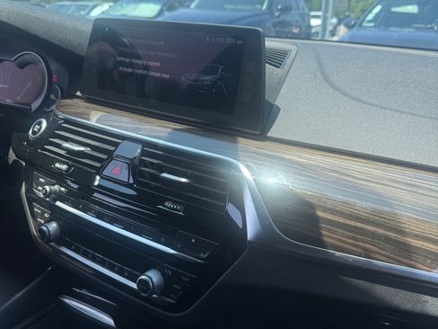 Used 2018 BMW 530e image 8