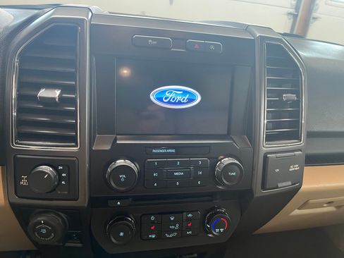 Used 2017 Ford F150 XLT w/ Equipment Group 302A Luxury AWD/4WD image 17