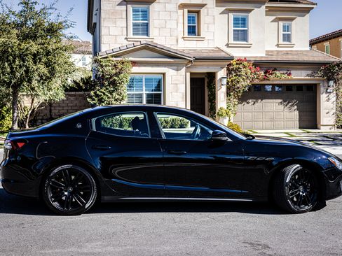 Used 2021 Maserati Ghibli S RWD image 4