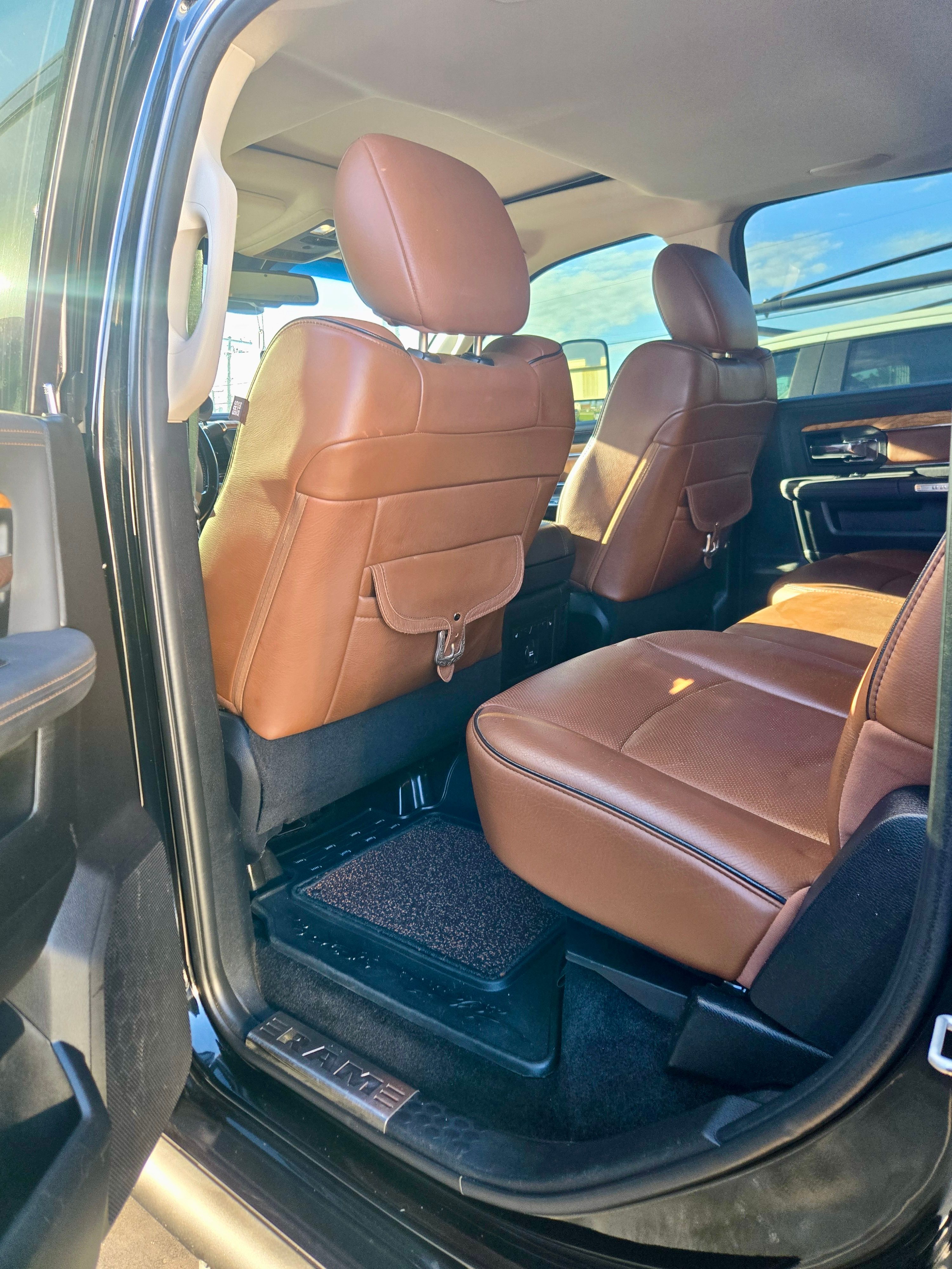 Used 2014 RAM 2500 Longhorn AWD/4WD image 11