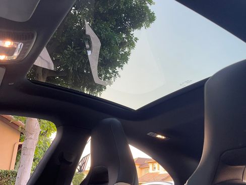 Used 2021 Mercedes-Benz CLA 250 image 8