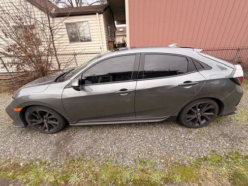 Used 2018 Honda Civic Sport Touring image 4