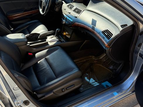 Used 2011 Honda Accord EX-L image 11