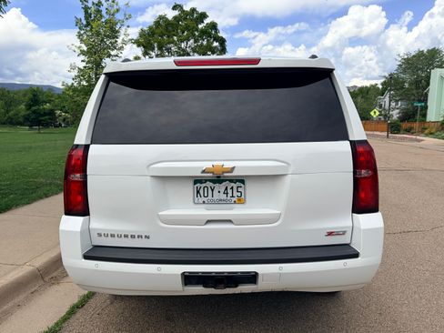 Used 2019 Chevrolet Suburban LT w/ Luxury Package AWD/4WD image 5