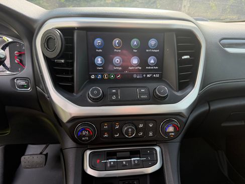Used 2022 GMC Acadia SLT w/ Elevation Edition FWD image 11