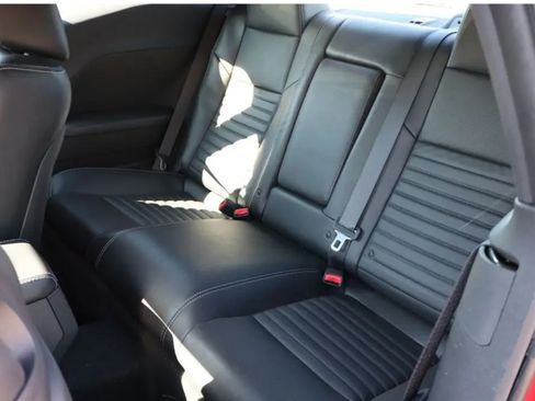 Used 2012 Dodge Challenger R/T image 11