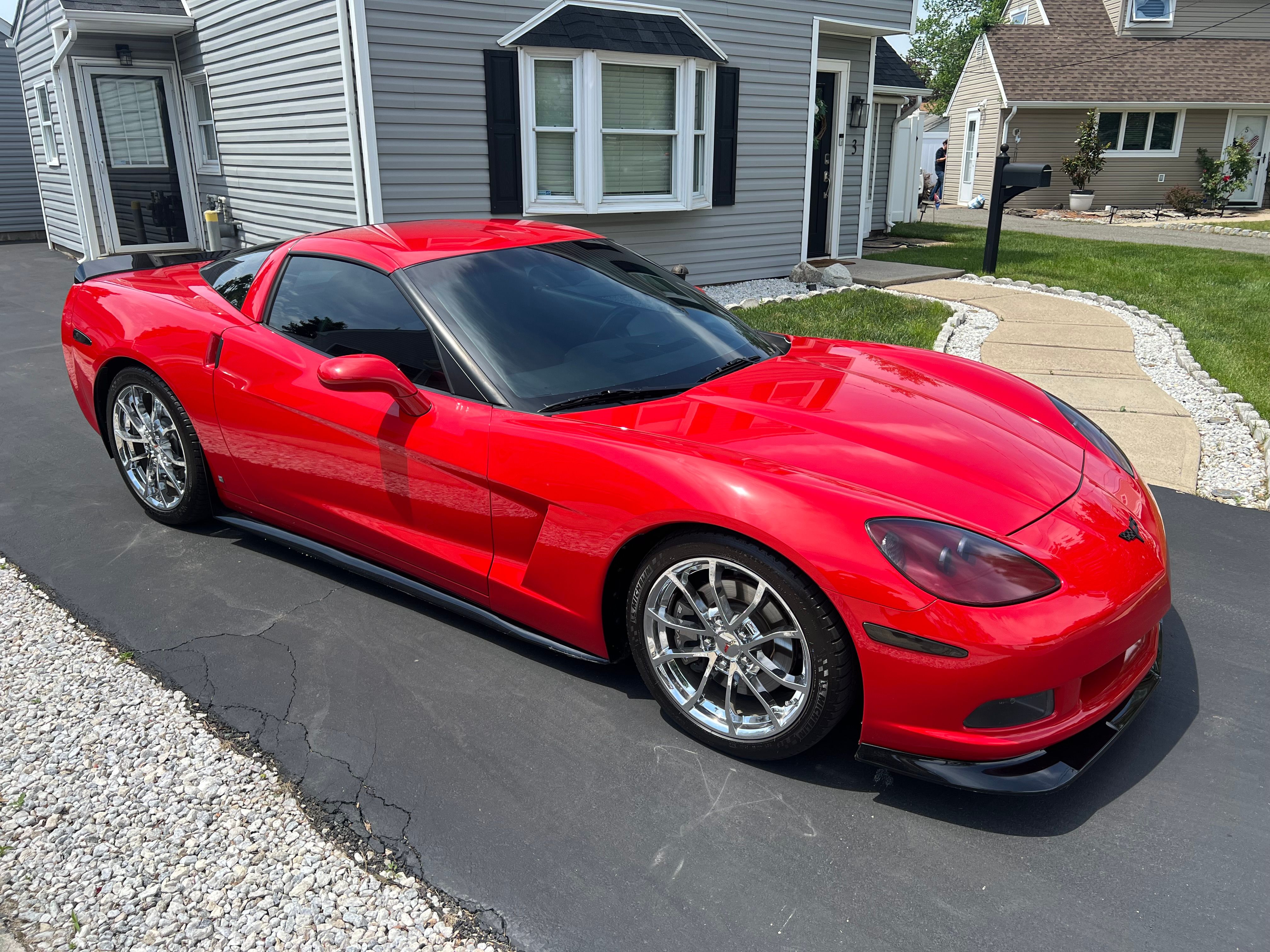 Used 2006 Chevrolet Corvette Coupe w/ Preferred Equipment Group RWD image 4