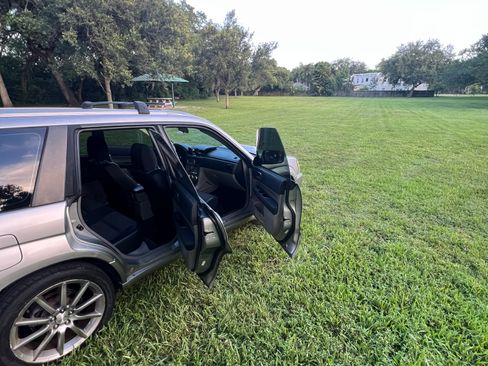 Used 2005 Subaru Forester 2.5XT AWD/4WD image 9