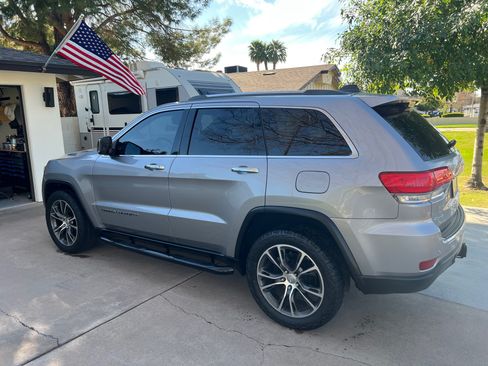 Used 2018 Jeep Grand Cherokee Limited w/ Trailer Tow Group IV image 1
