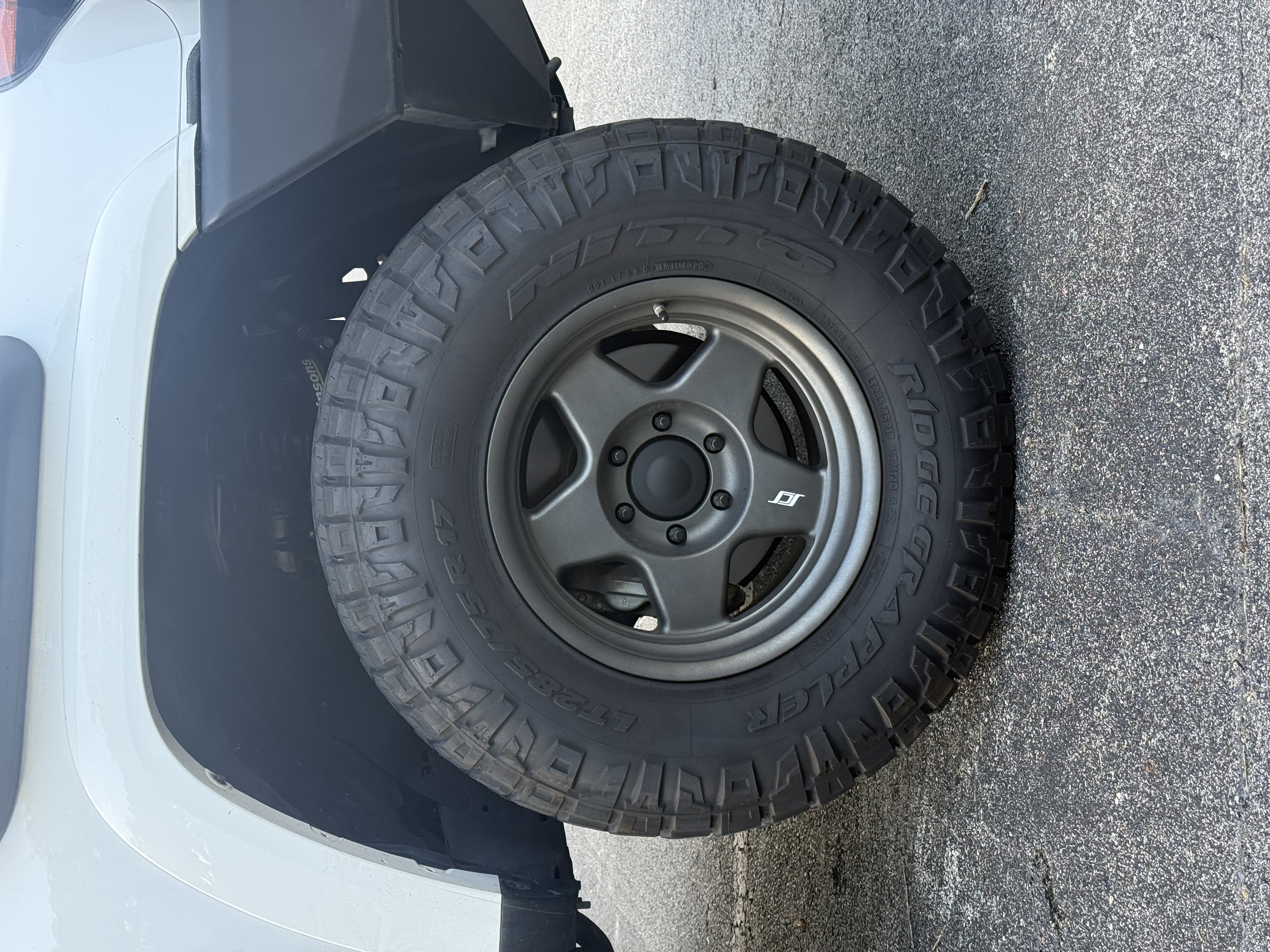 Used 2019 Toyota 4Runner TRD Off-Road AWD/4WD image 5