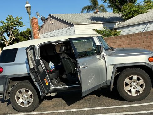 Used 2008 Toyota FJ Cruiser 2WD w/ Convenience Pkg image 5