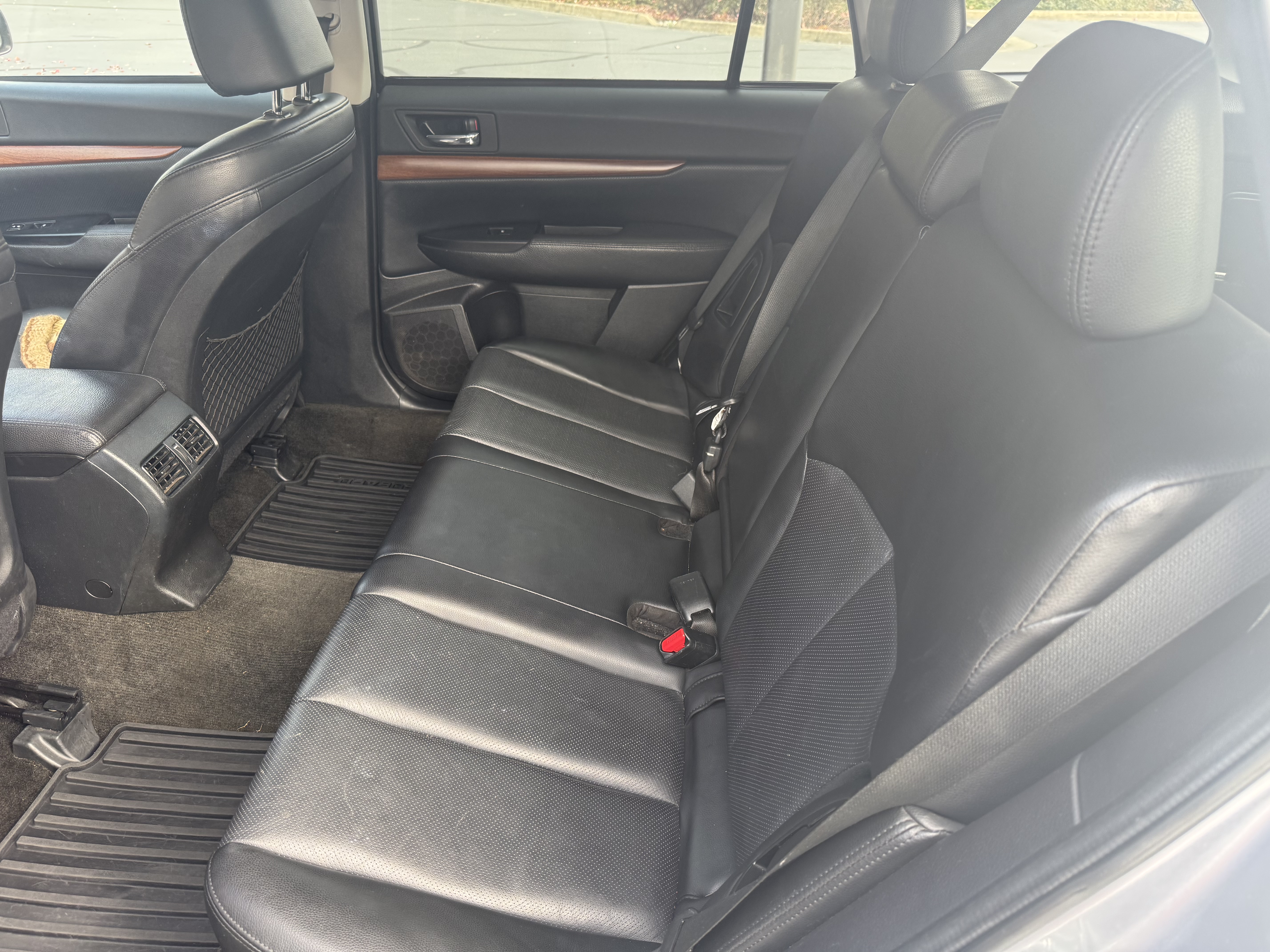 Used 2013 Subaru Outback 2.5i Limited AWD/4WD image 8