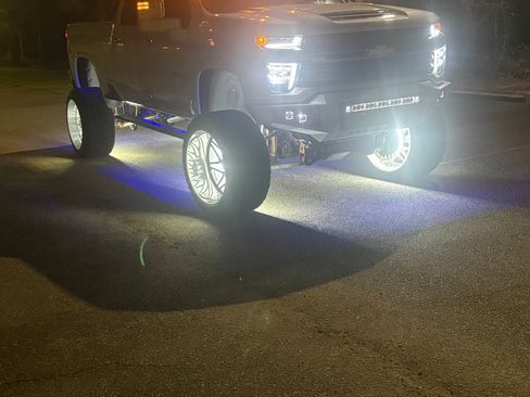 Used 2021 Chevrolet Silverado 2500 High Country w/ Z71 Off-Road Package image 21