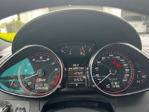 Used 2014 Audi R8 V10 image 4