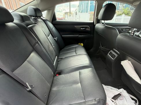 Used 2015 Nissan Altima 2.5 SL w/ Technology Package FWD image 9