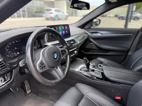 Used 2022 BMW M550i xDrive w/ Dynamic Handling Package AWD/4WD image 16