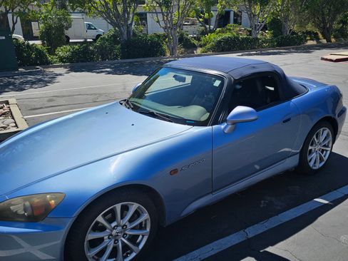Used 2006 Honda S2000 image 2
