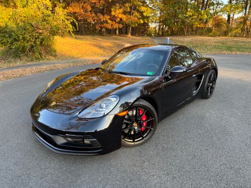 Used 2021 Porsche 718 Cayman GTS image 5