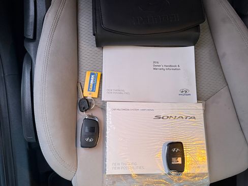 Used 2016 Hyundai Sonata SE w/ Cargo Package image 6