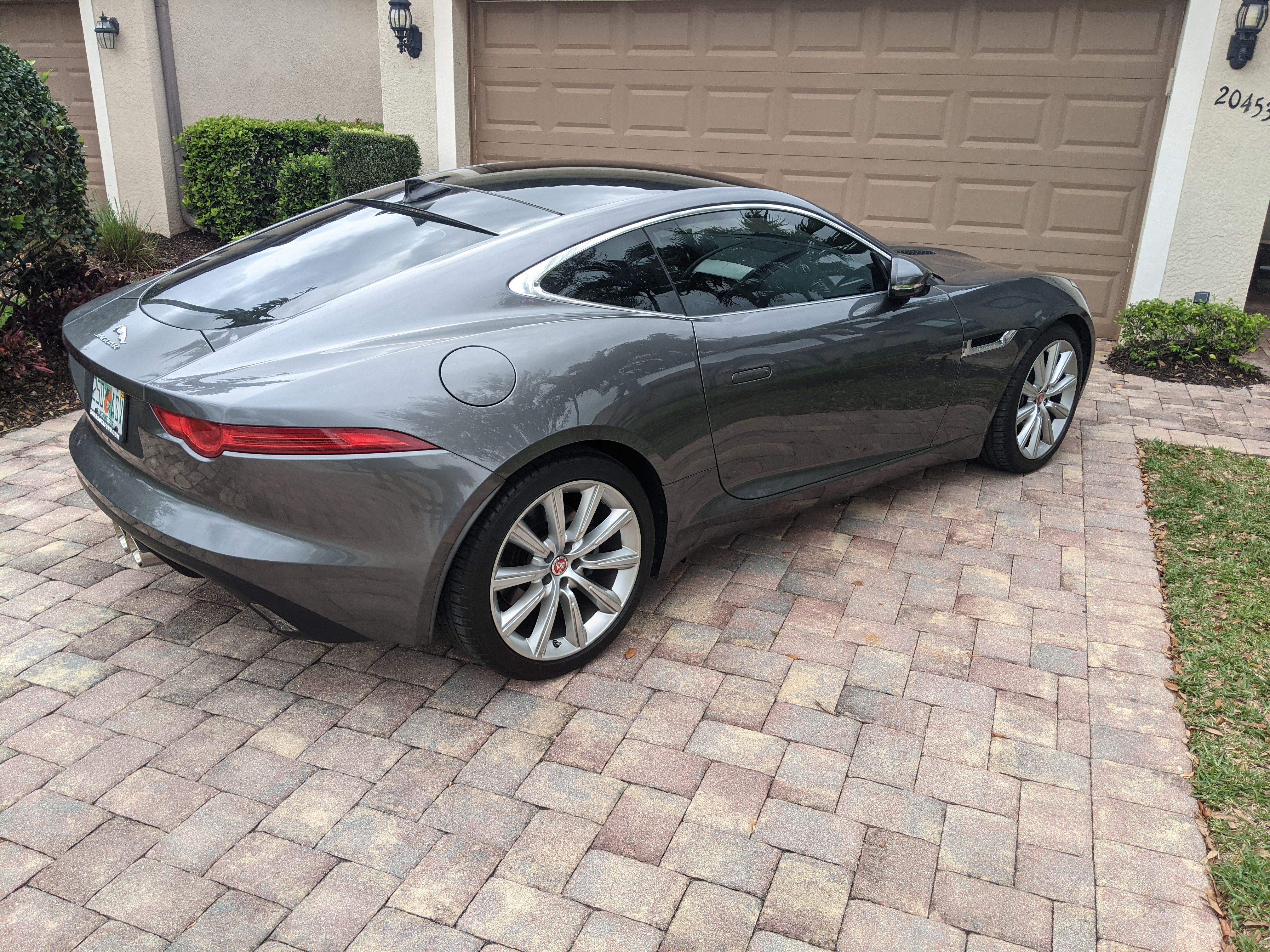 Used 2016 Jaguar F-TYPE Coupe RWD image 11
