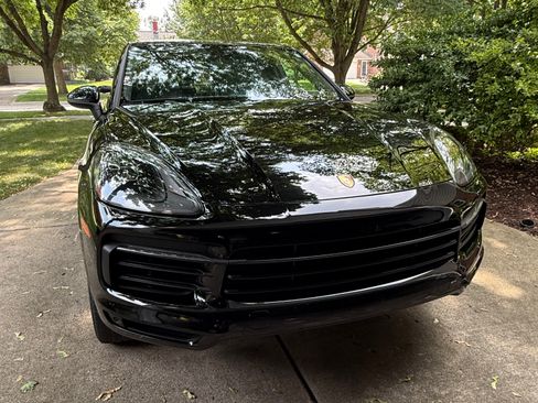Used 2020 Porsche Cayenne AWD/4WD image 2