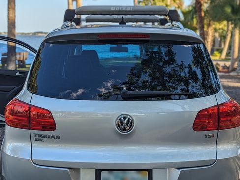 Used 2016 Volkswagen Tiguan SEL image 2