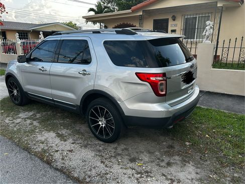 Used 2011 Ford Explorer XLT w/ 202A Rapid Spec Order Code FWD image 2