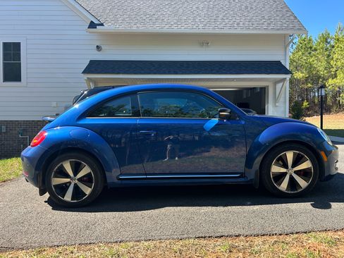 Used 2012 Volkswagen Beetle Turbo image 2