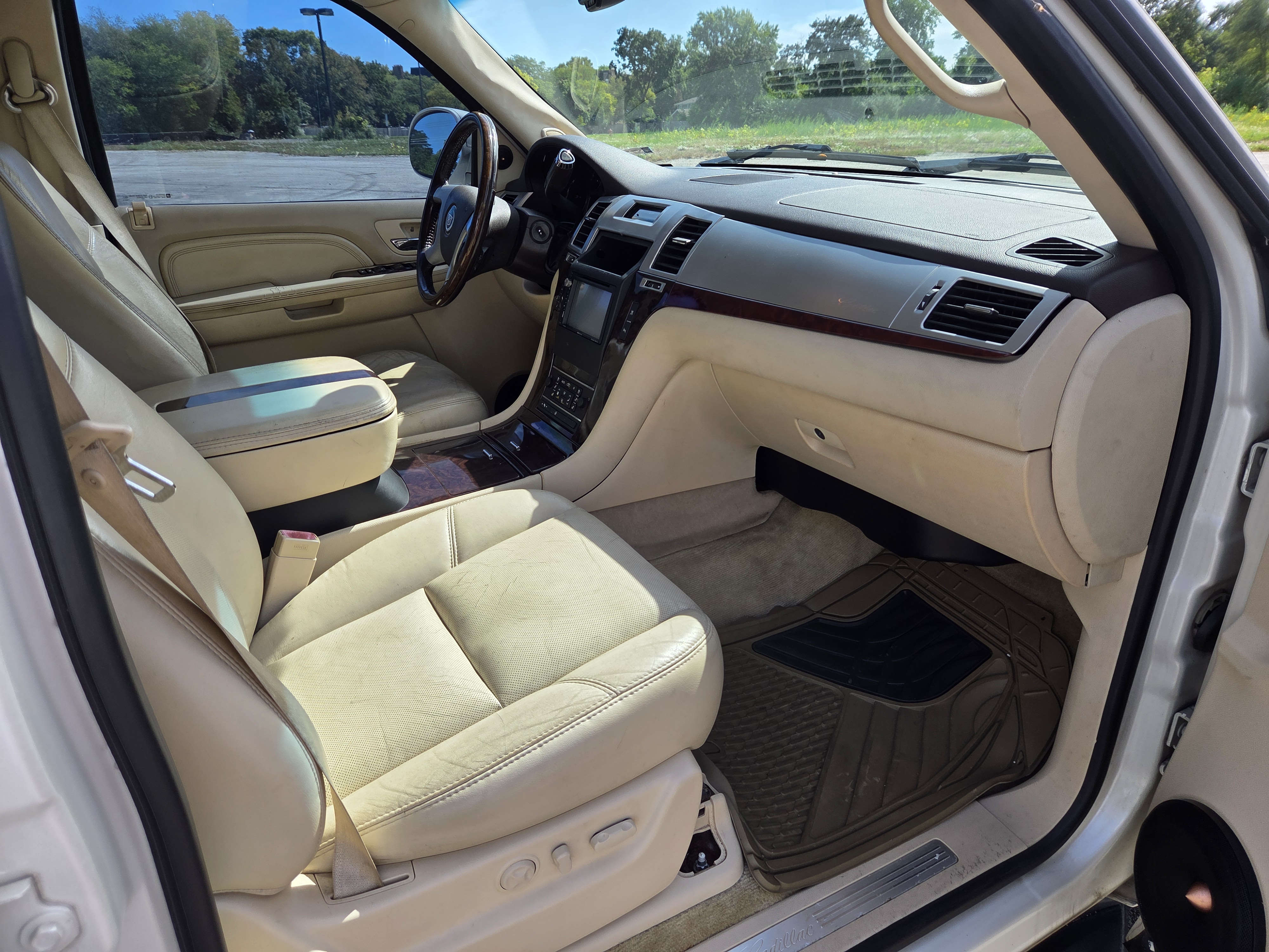 Used 2007 Cadillac Escalade EXT w/ Information Package AWD/4WD image 11