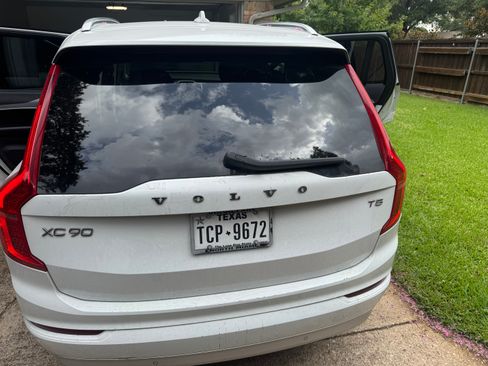 Used 2022 Volvo XC90 T5 Momentum FWD image 5