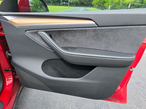 Used 2023 Tesla Model Y AWD image 18