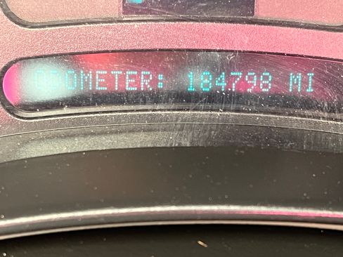 Used 2005 GMC Sierra 2500 SLT w/ Heavy-Duty Power Package image 8