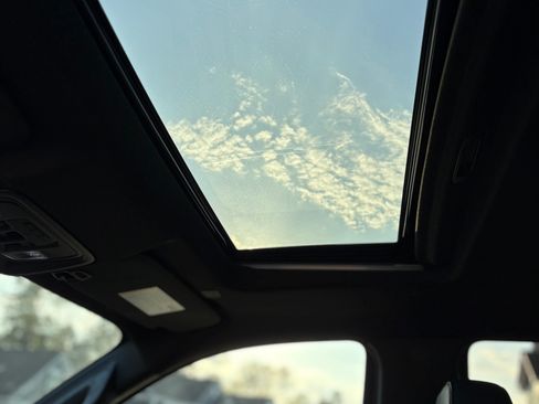 Used 2021 GMC Sierra 1500 AT4 w/ AT4 Preferred Package image 9