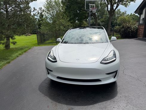 Used 2020 Tesla Model 3 Standard Range Plus RWD image 9