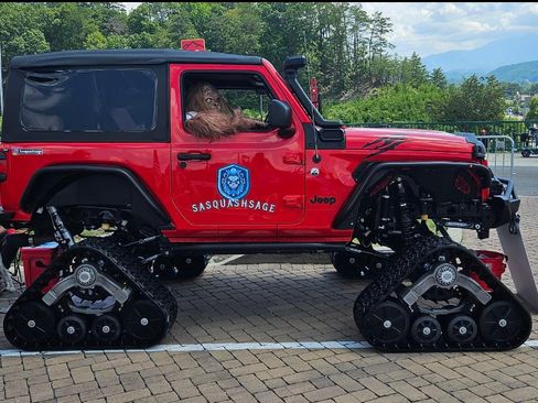 Used 2022 Jeep Wrangler Sport image 20